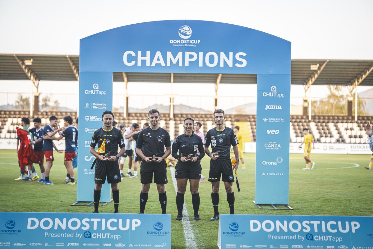 Champions at the Donosti Cup final